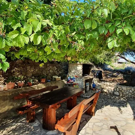 Apartman Nives *